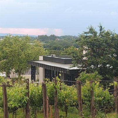 Terra Toscana Apartman Шарвар Экстерьер фото